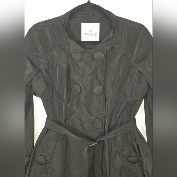 MONCLER DOUBLE-BREASTED TRENCH COAT. - Picture 2 of 10